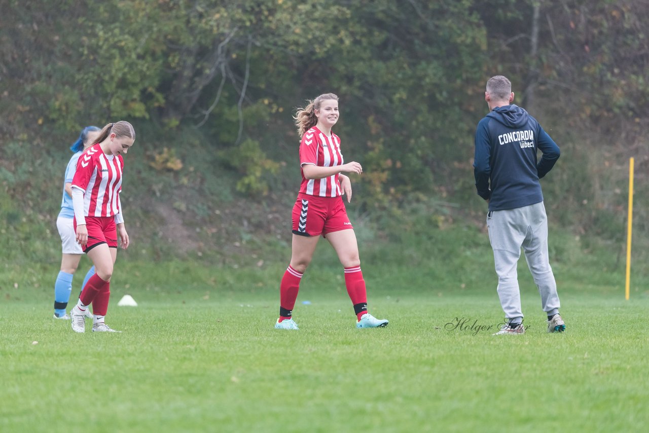 Bild 66 - wBJ TuS Tensfeld - SV Fortuna St. Juergen